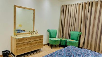 Luxurious One Bed DHA Phase 5 - image 8