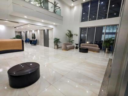 The Executive Studio - image 12