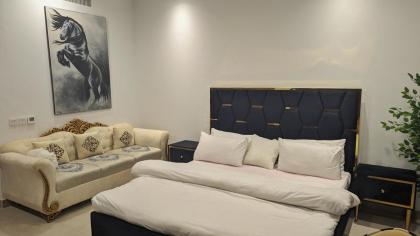 The Executive Studio - image 20