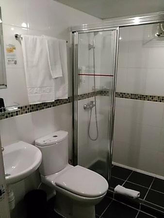 Red sky Family Couple Guest House - image 6