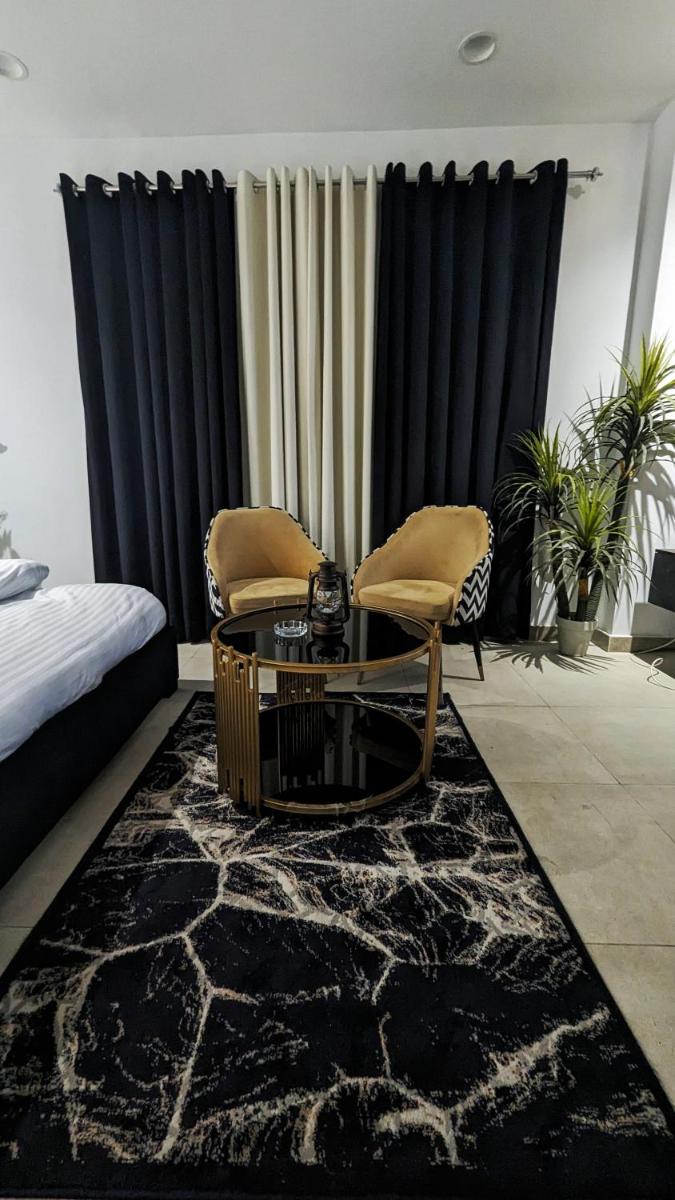 Penta Square Luxury Studio Apartment - image 7