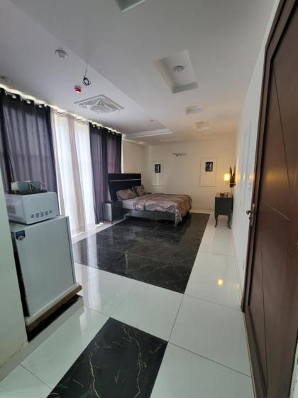 Ultra muse Studio Apartment - image 11