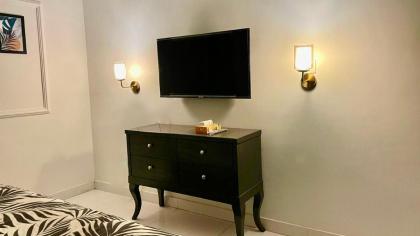 Ultra muse Studio Apartment - image 13