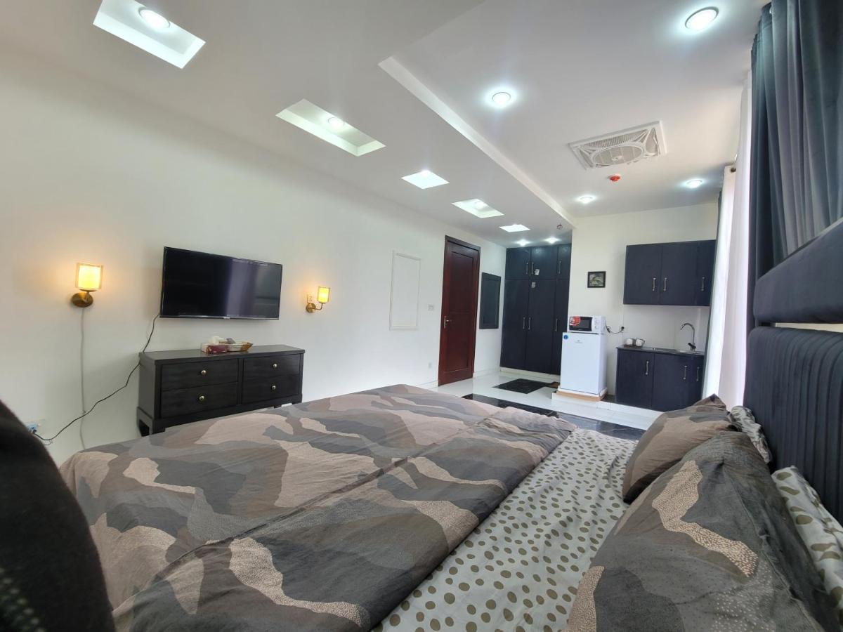 Ultra muse Studio Apartment - image 4