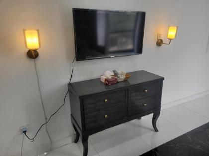 Ultra muse Studio Apartment - image 8