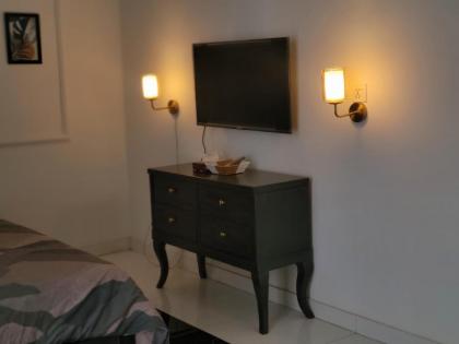 Ultra muse Studio Apartment - image 9