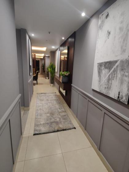 Goldcrest Mall Luxury Two-bed Apartment - image 2
