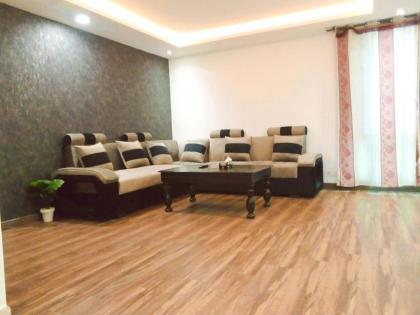 Super Deluxe Apartment - image 18