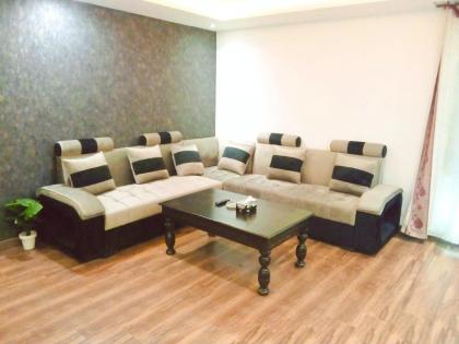 The Perfect Blend of Price and Comfort in GCM laxor Stay in Prime location - image 24