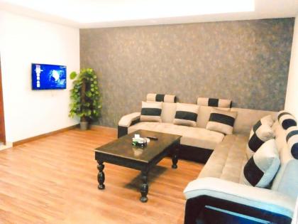 The Perfect Blend of Price and Comfort in GCM laxor Stay in Prime location - image 25