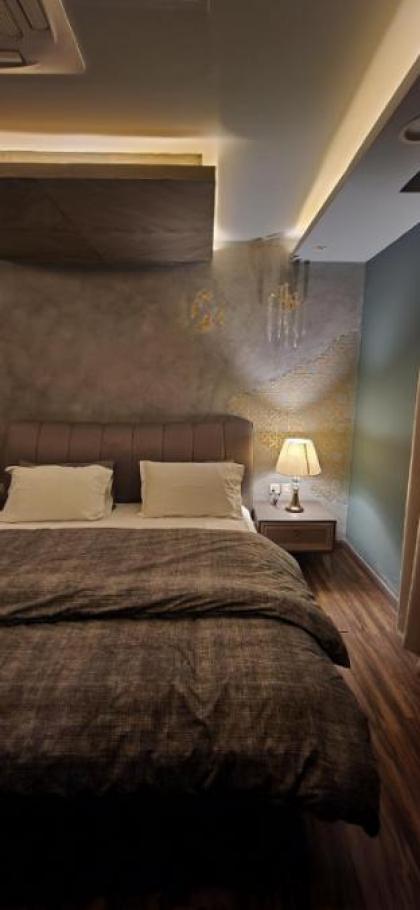 Heavenly Highrise 1 BR Apartment Gold Crest DHA - image 10