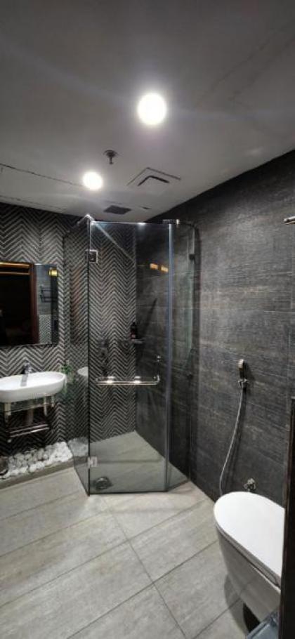 Heavenly Highrise 1 BR Apartment Gold Crest DHA - image 12