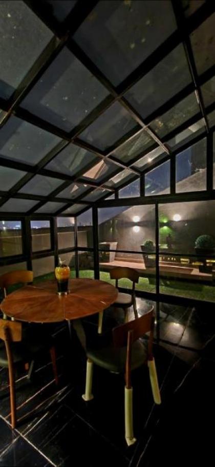 Heavenly Highrise 1 BR Apartment Gold Crest DHA - image 18