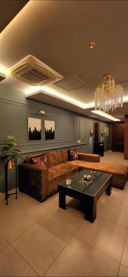 Heavenly Highrise 1 BR Apartment Gold Crest DHA - image 3