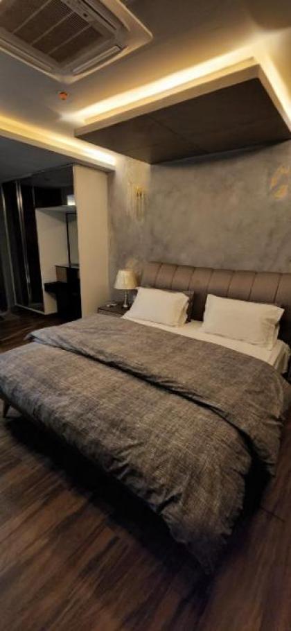 Heavenly Highrise 1 BR Apartment Gold Crest DHA - image 8