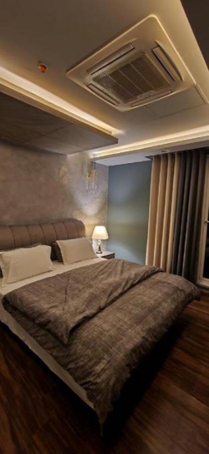 Heavenly Highrise 1 BR Apartment Gold Crest DHA - image 9