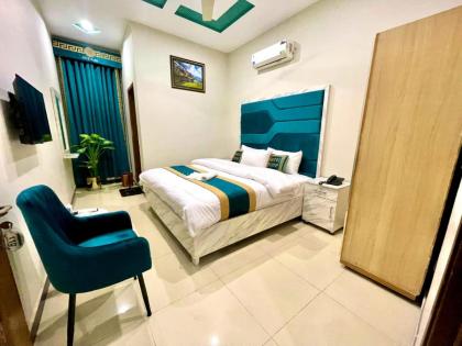 Go Hotel 001 Johar Town - image 23